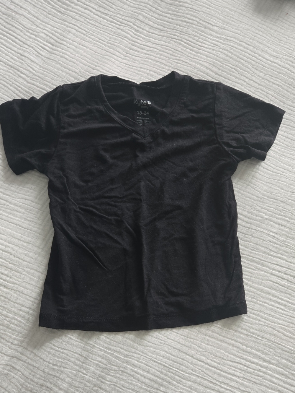 Kyte Baby V-Neck Tee In Midnight